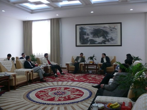 家紡協(xié)會會長楊東輝來訪疊石橋