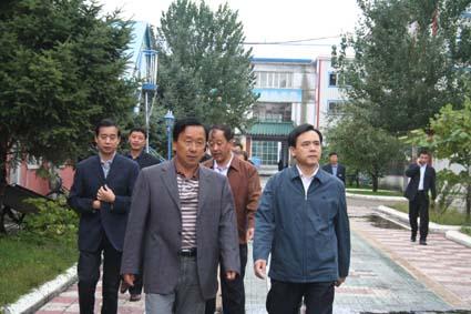 藍藝面對危機積極應對贏贊揚