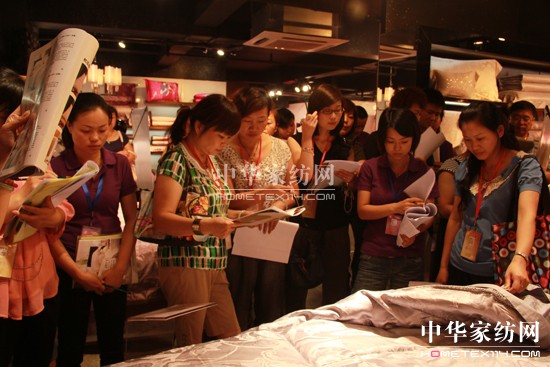 2011花雨傘秋冬新品發(fā)布會召開