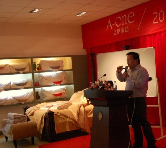 達(dá)達(dá)創(chuàng)遠(yuǎn)對(duì)艾伊家紡員工進(jìn)行培訓(xùn)