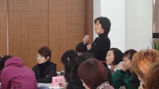 �������z �������M�F��