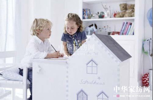 兒童家具功能和趣味并重 新年創意書桌