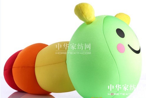 可愛個性抱枕打造趣味居室生活