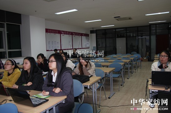 紫羅蘭家紡部門秘書培訓(xùn)會正火熱進(jìn)行