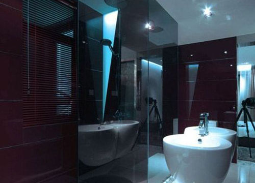 冷色調(diào)+淡彩成就通透舒適家園