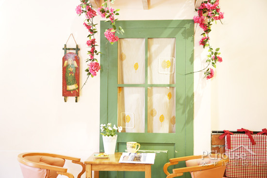 巧用玻璃單品 打造花園一般的室內空間