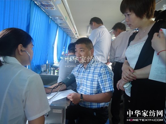 點(diǎn)點(diǎn)滴滴熱血濃寶縵愛(ài)心獻(xiàn)社會(huì)