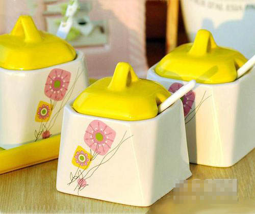 多款有趣廚房調(diào)味罐