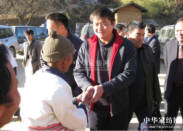 玖久絲綢關(guān)愛宿遷中學新疆班