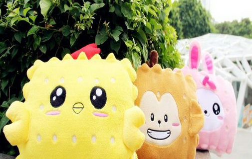 流行設(shè)計(jì)創(chuàng)意可愛(ài)OL學(xué)生午睡枕