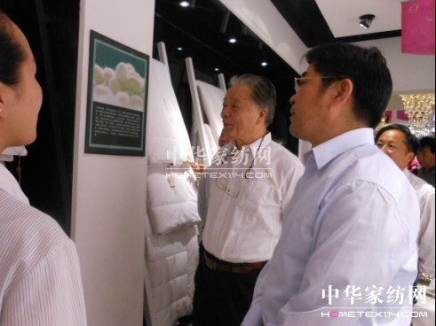 民營經濟研究會會長保育鈞視察凱盛家紡