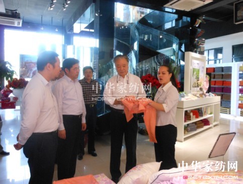 民營經濟研究會會長保育鈞視察凱盛家紡