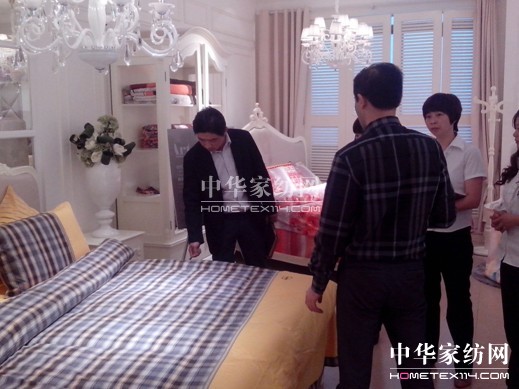 歐派家紡開展員工陳列大比武