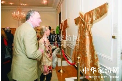 中國絲綢藝術展驚艷華盛頓