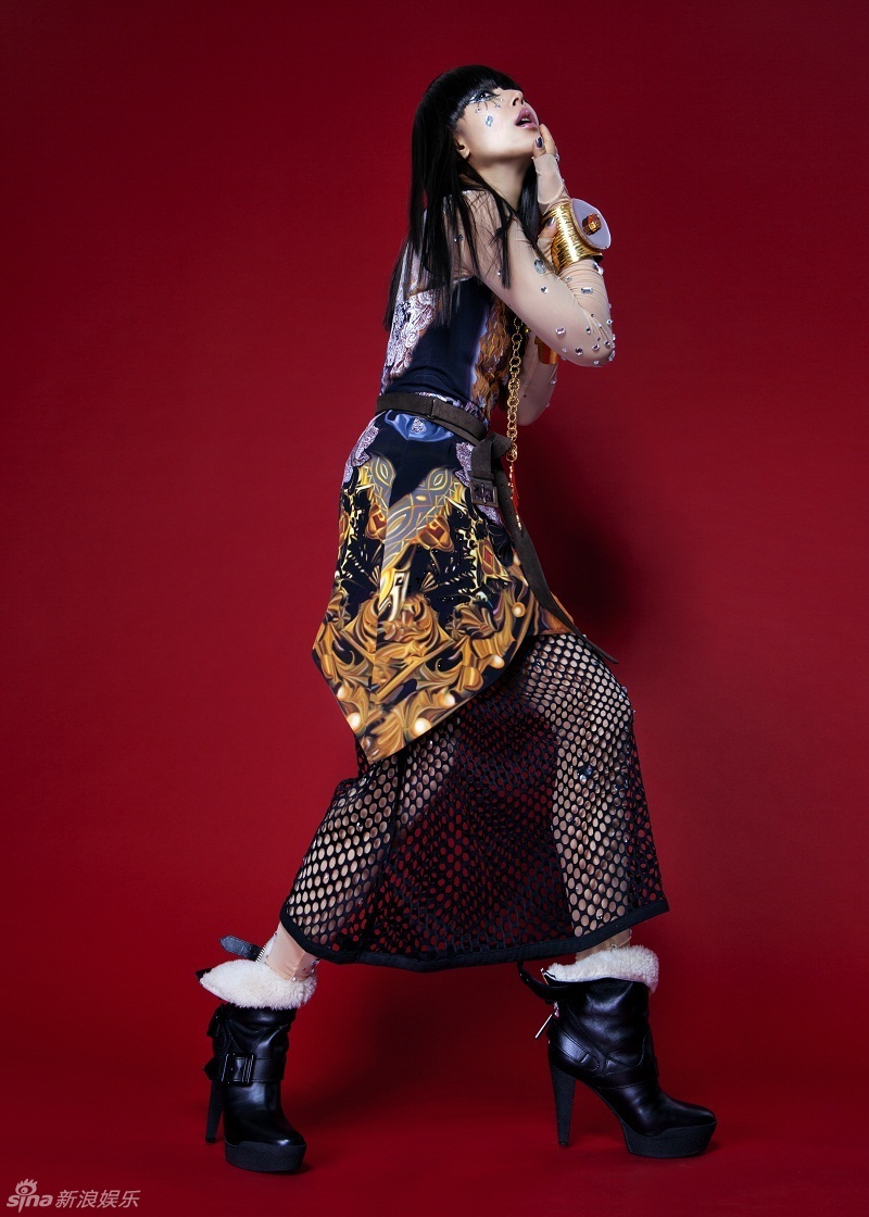 孫悅異域風情寫真曝光展辣媽魅力