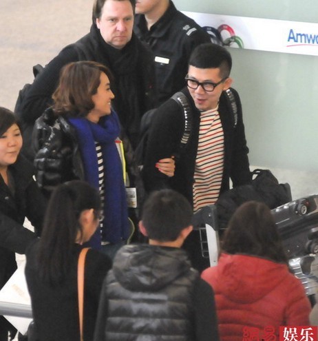 朱丹挽神秘男現身機場疑有新戀情