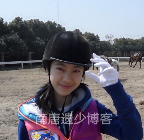 51歲何政軍妻子女兒近照曝光