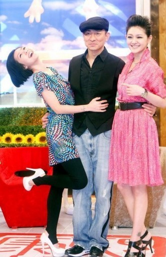 大小S與劉德華早年青澀合照曝光