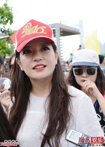 趙薇出席香港回歸慶祝活動(dòng)被曝已入港籍