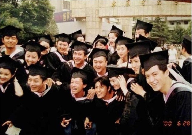 趙薇曬畢業照 黃曉明陳坤等青澀出鏡