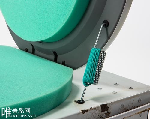 獨特的手扶椅:洗衣機零件組裝