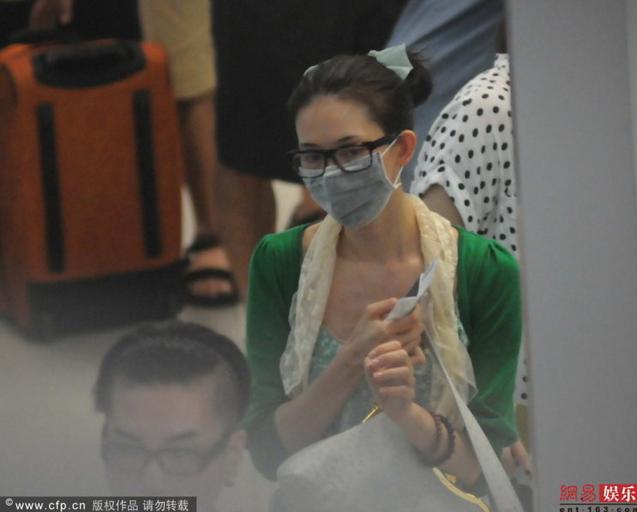 林志玲素顏現(xiàn)身虹橋機(jī)場(chǎng)