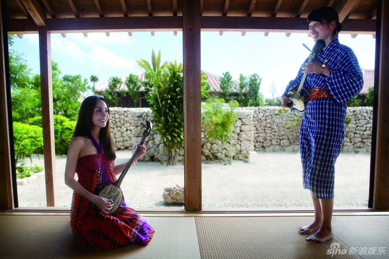 姚笛清新旅游寫真釋放快樂情緒