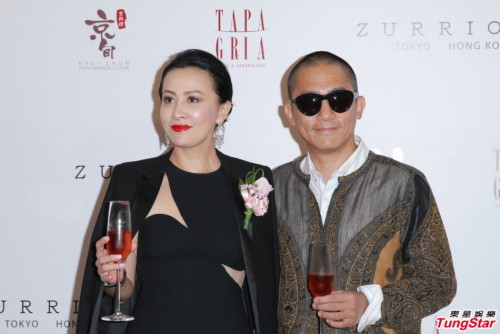 劉嘉玲大笑否認(rèn)查崗梁朝偉稱感情堅(jiān)固