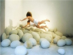 鵝卵石抱枕體驗(yàn)新鮮