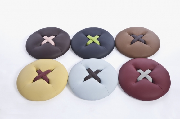 創(chuàng)意紐扣凳設(shè)計(jì)回味童年