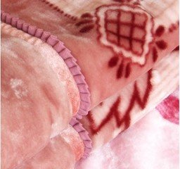 拉舍爾毛毯和亞克力毛毯的區別