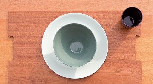 具備存儲功能的餐桌