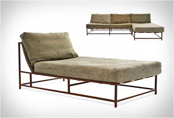 帥氣軍綠色沙發(fā)床