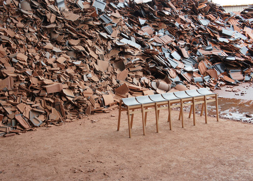 廢物利用的瓦片凳子