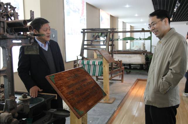 玖久絲綢:省委組織部領(lǐng)導(dǎo)蒞企調(diào)研