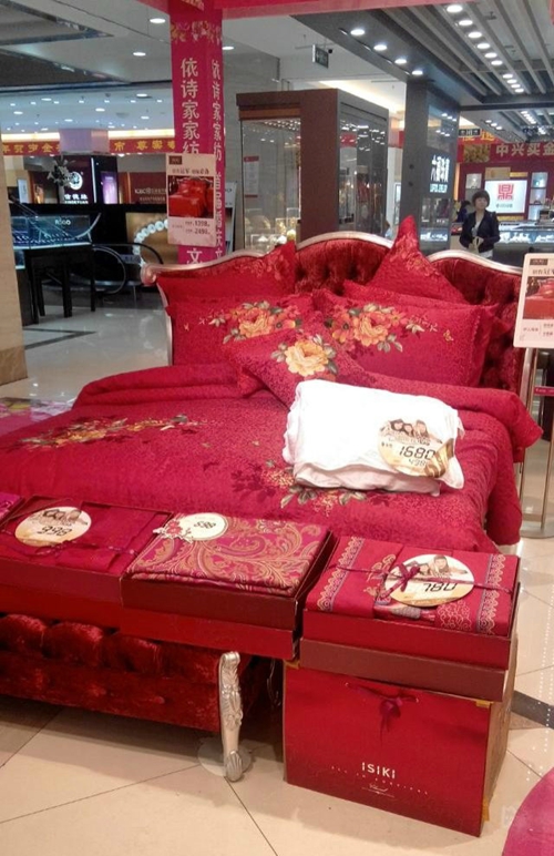 依詩家:婚慶文化節(jié)助力品牌推廣