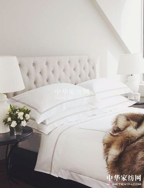 白色主調淡雅時尚床品