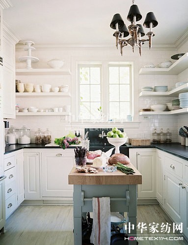 【1】現(xiàn)代簡約風(fēng)格廚房講究“設(shè)計(jì)”不簡單