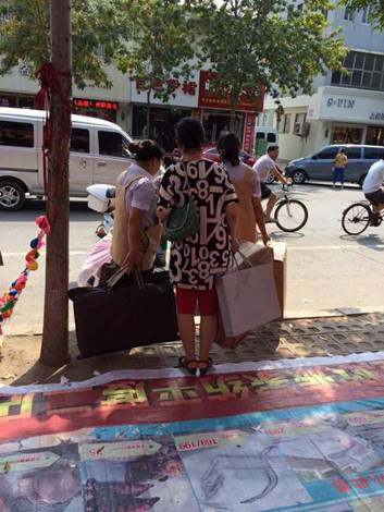 歐派家紡平度二店:促銷季人氣火爆