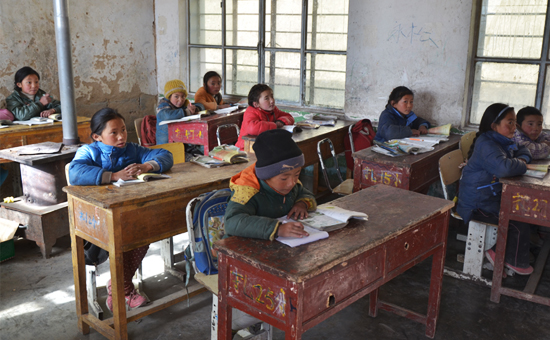 羅萊家紡愛傳西部“被”感溫暖捐贈物資現場報道(2)