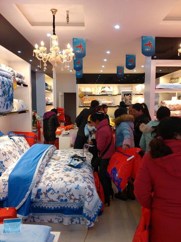 江西余江雨蘭專賣開業 綻放出夢幻般青花傳奇