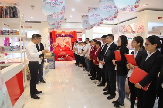 HOdo紅豆家紡組織職業(yè)店長進(jìn)行門店運(yùn)營培訓(xùn)