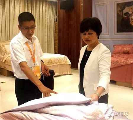 慕想集團2016秋冬新品發(fā)布會召開