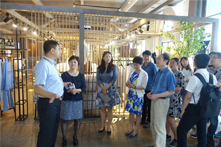 中國(guó)家紡協(xié)會(huì)赴夢(mèng)潔家紡考察