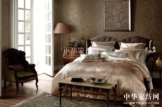 張小嫻:女人一定要擁有一個(gè)真絲枕套