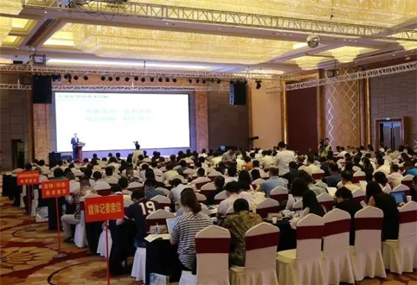 如何做到“時(shí)尚科技與協(xié)同創(chuàng)新”?聽聽中國(guó)紡織服裝企業(yè)家活動(dòng)日暨海上絲綢之路產(chǎn)業(yè)對(duì)接會(huì)上的聲音