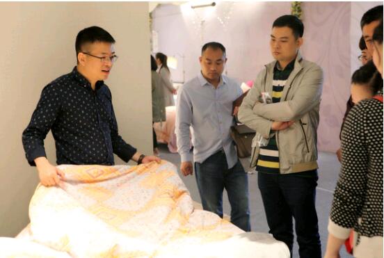 艾萊依家紡2017秋冬新品發(fā)布會(huì)圓滿(mǎn)落幕