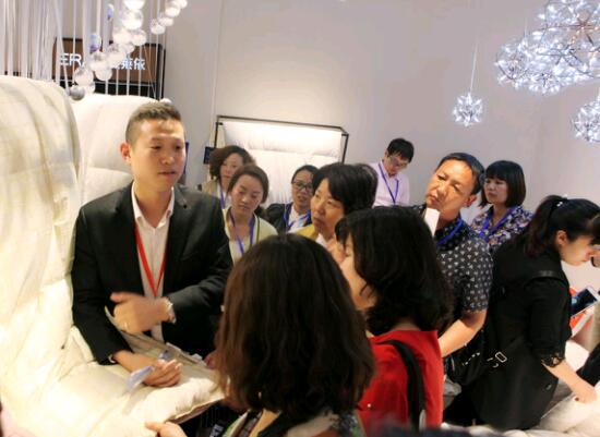 艾萊依家紡2017秋冬新品發(fā)布會(huì)圓滿(mǎn)落幕