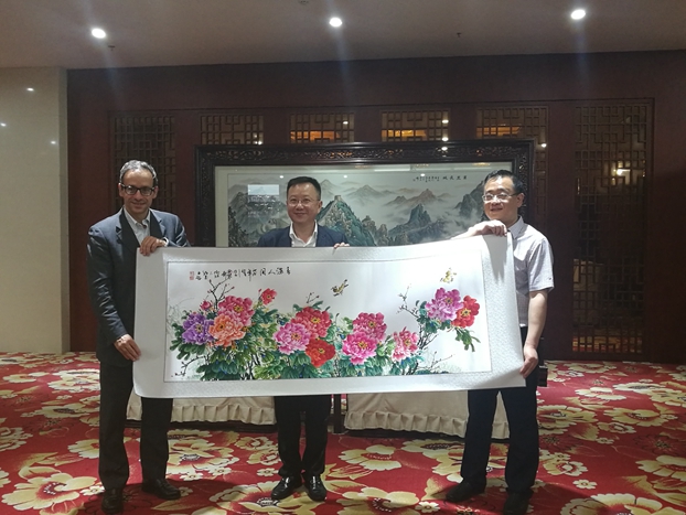 國際紡聯秘書長辛德勒參觀考察海門工業園區