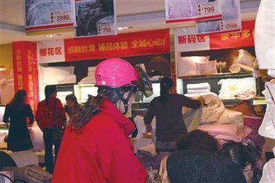 十一長假南通海門家紡銷售火爆 婚慶床品熱銷
